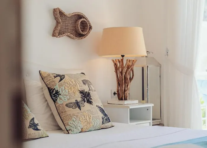 White فيلة كاس